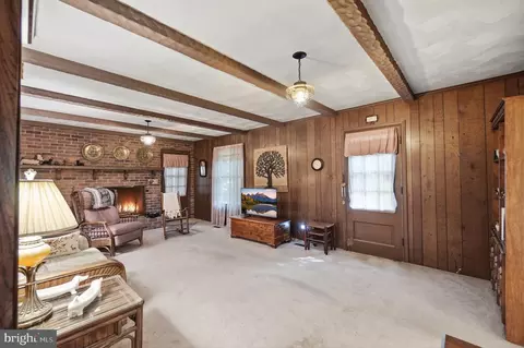 Living - 17517 Skyline Dr, Ashton, MD 20861 photo 2 of 2