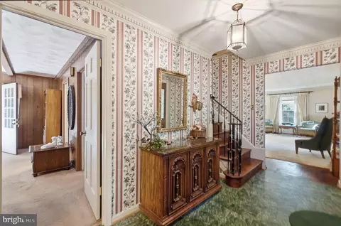 Entry Way - 17517 Skyline Dr, Ashton, MD 20861 photo 2 of 4