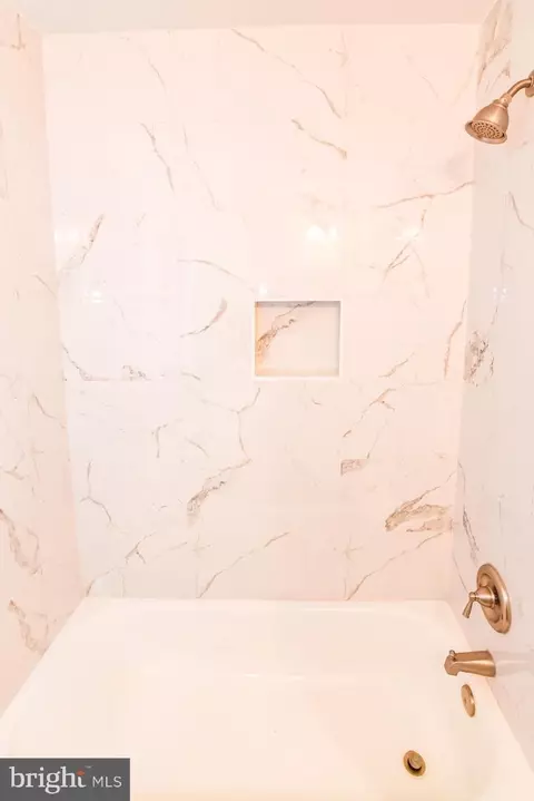 Bath - 1804 Briggs Chaney Rd, Silver Spring, MD 20905 photo 6 of 8
