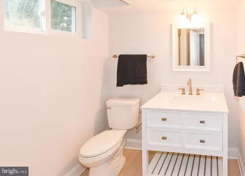 Bath - 1804 Briggs Chaney Rd, Silver Spring, MD 20905 photo 7 of 8