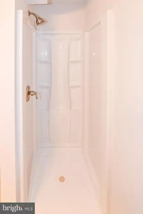 Bath - 1804 Briggs Chaney Rd, Silver Spring, MD 20905 photo 8 of 8