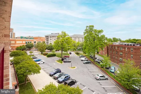 Exterior - 1220 Blair Mill Rd #503, Silver Spring, MD 20910 photo 2 of 4