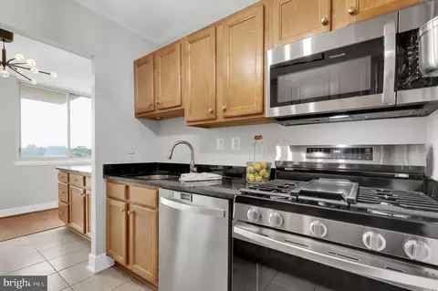 Kitchen - 1220 Blair Mill Rd #503, Silver Spring, MD 20910 photo 5 of 5