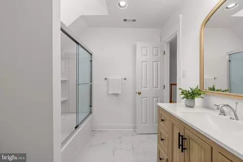 Bath - 1301 Hennessy Ter, Sandy Spring, MD 20860 photo 5 of 8