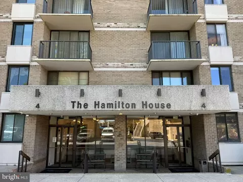 4 Monroe St #4-709, Rockville, MD 20850