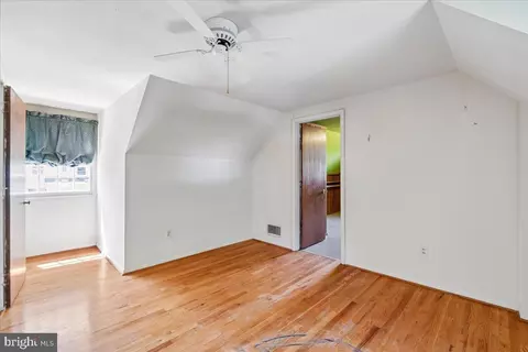 Bedroom - 1011 W Nolcrest Dr, Silver Spring, MD 20903 photo 5 of 11