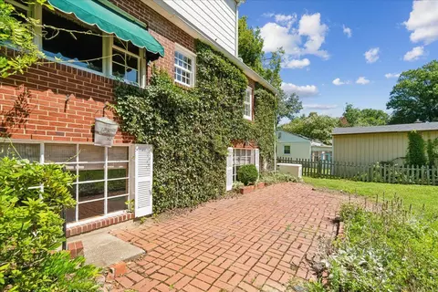 Exterior - 1011 W Nolcrest Dr, Silver Spring, MD 20903 photo 7 of 10