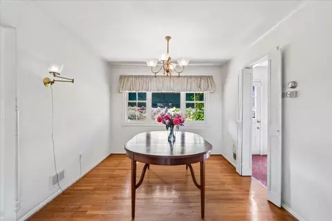 Dining - 1011 W Nolcrest Dr, Silver Spring, MD 20903 photo 2 of 5