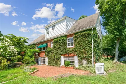 Exterior - 1011 W Nolcrest Dr, Silver Spring, MD 20903 photo 4 of 10