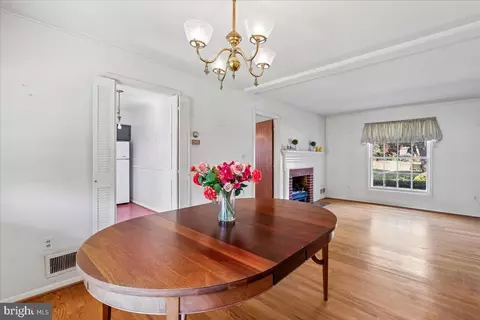 Dining - 1011 W Nolcrest Dr, Silver Spring, MD 20903 photo 4 of 5