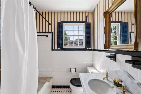Bath - 1011 W Nolcrest Dr, Silver Spring, MD 20903 photo 1 of 5