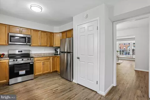 Entry Way - 1015 Windrush Ln #11, Sandy Spring, MD 20860 photo 2 of 3