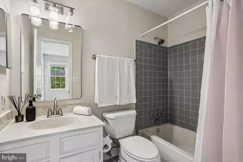 Bath - 1015 Windrush Ln #11, Sandy Spring, MD 20860 photo 1 of 2