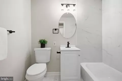 Bath - 31 Long Green Ct, Silver Spring, MD 20906 photo 2 of 3