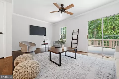 Living - 31 Long Green Ct, Silver Spring, MD 20906 photo 2 of 9