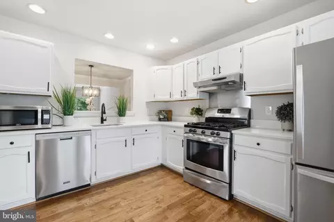 Kitchen - 31 Long Green Ct, Silver Spring, MD 20906 photo 2 of 4