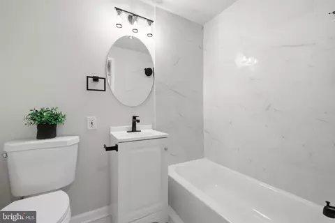 Bath - 31 Long Green Ct, Silver Spring, MD 20906 photo 3 of 3