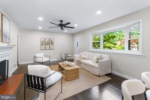 Living - 121 Whitmoor Ter, Silver Spring, MD 20901 photo 4 of 6