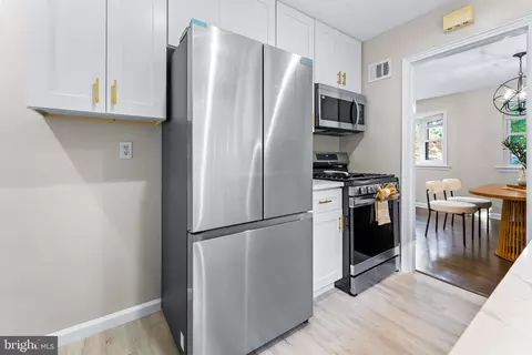 Kitchen - 121 Whitmoor Ter, Silver Spring, MD 20901 photo 3 of 4