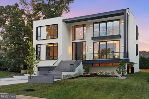 6201 Plainview Rd, Bethesda, MD 20817