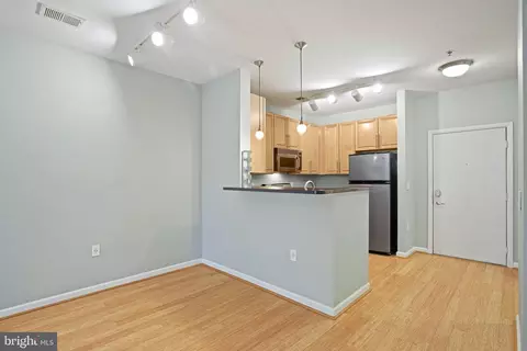 Living - 1201 E West Hwy #314, Silver Spring, MD 20910 photo 1 of 5