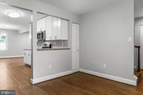 Entry Way - 10807 Bucknell Dr #22, Silver Spring, MD 20902 photo 3 of 6