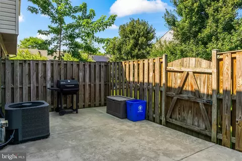 Exterior - 10807 Bucknell Dr #22, Silver Spring, MD 20902 photo 4 of 5