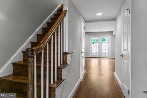 Entry Way - 10807 Bucknell Dr #22, Silver Spring, MD 20902 photo 2 of 6