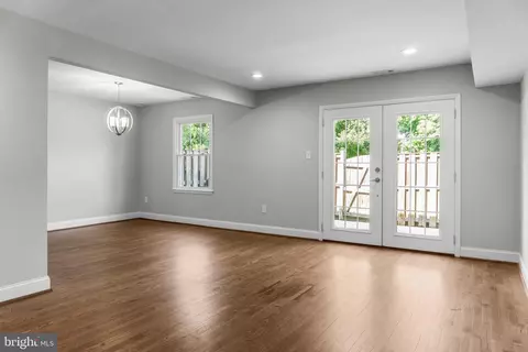 Living - 10807 Bucknell Dr #22, Silver Spring, MD 20902 photo 3 of 3