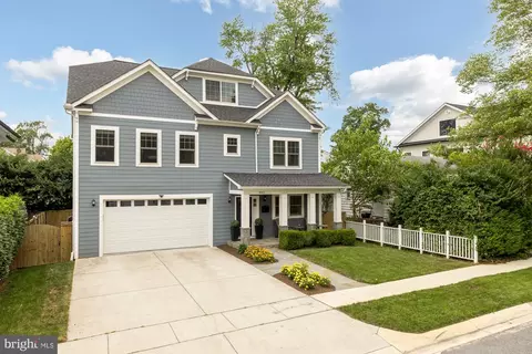 9912 Montauk Ave, Bethesda, MD 20817