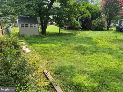 Exterior - 11204 Markwood Dr, Silver Spring, MD 20902 photo 7 of 8