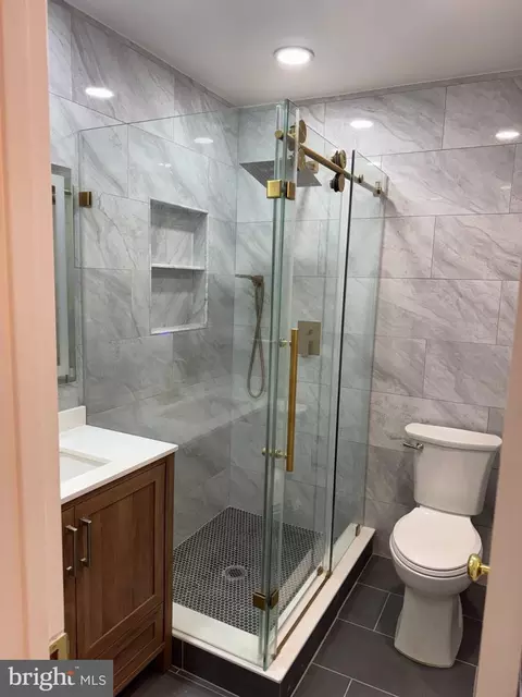 Bath - 11204 Markwood Dr, Silver Spring, MD 20902 photo 1 of 3