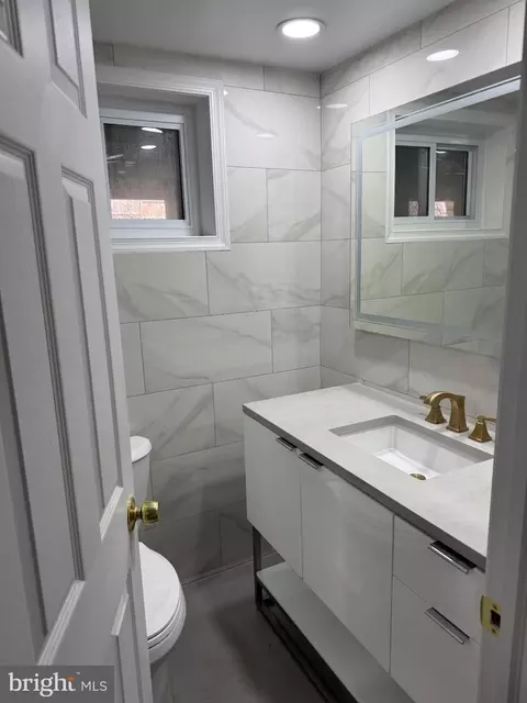 Bath - 11204 Markwood Dr, Silver Spring, MD 20902 photo 3 of 3