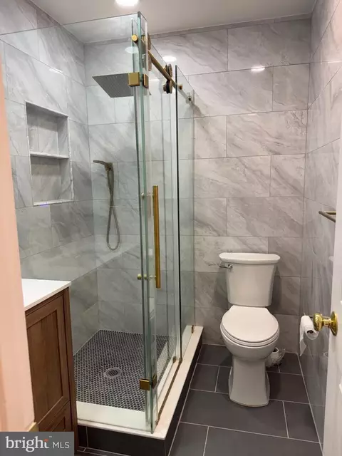 Bath - 11204 Markwood Dr, Silver Spring, MD 20902 photo 5 of 7