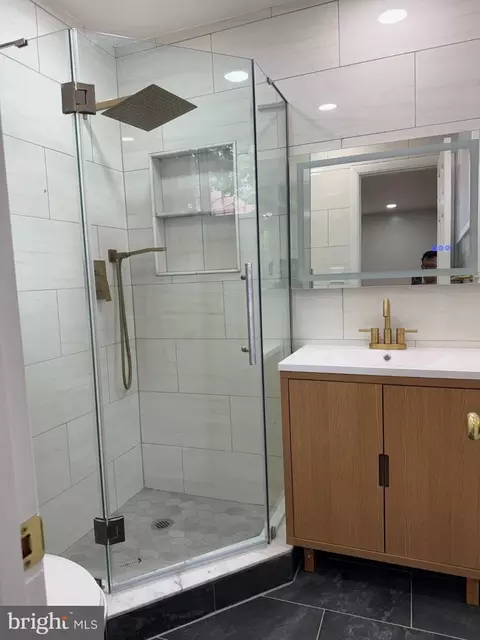 Bath - 11204 Markwood Dr, Silver Spring, MD 20902 photo 1 of 7