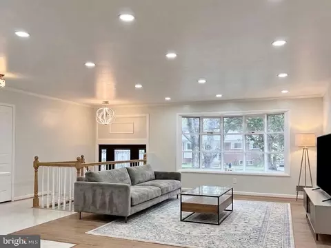 Living - 11204 Markwood Dr, Silver Spring, MD 20902 photo 1 of 5