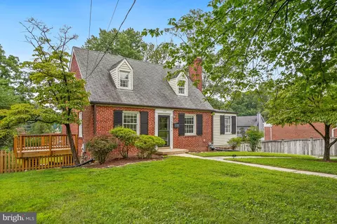 Exterior - 11509 College View Dr, Silver Spring, MD 20902 photo 4 of 9