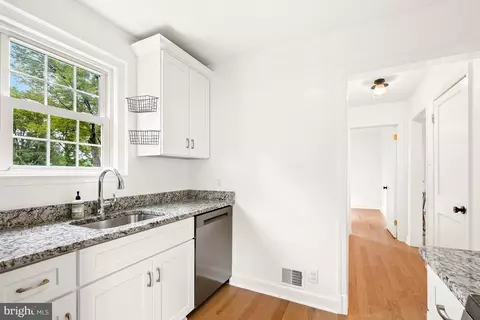 Entry Way - 11509 College View Dr, Silver Spring, MD 20902 photo 2 of 4