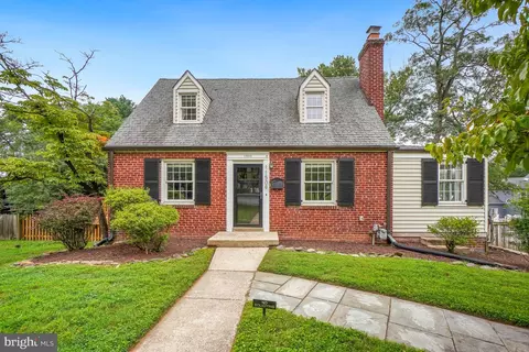 Exterior - 11509 College View Dr, Silver Spring, MD 20902 photo 2 of 9