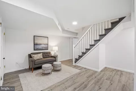 Entry Way - 11509 College View Dr, Silver Spring, MD 20902 photo 3 of 4