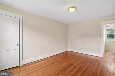 Bedroom - 9501 Colesville Rd, Silver Spring, MD 20901 photo 1 of 3