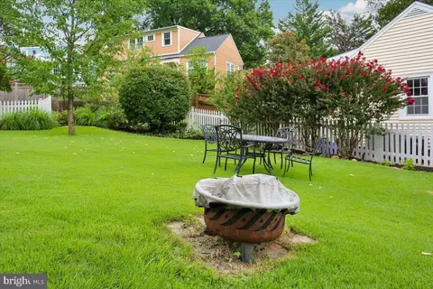 Exterior - 9501 Colesville Rd, Silver Spring, MD 20901 photo 12 of 16
