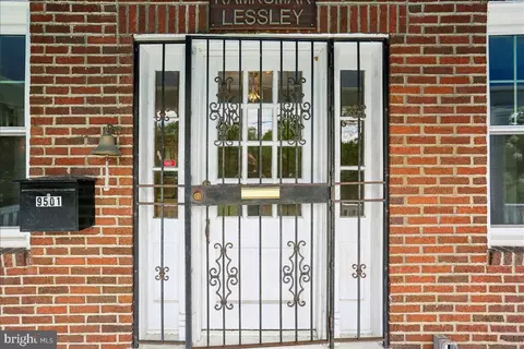 Entry Way - 9501 Colesville Rd, Silver Spring, MD 20901 photo 1 of 4