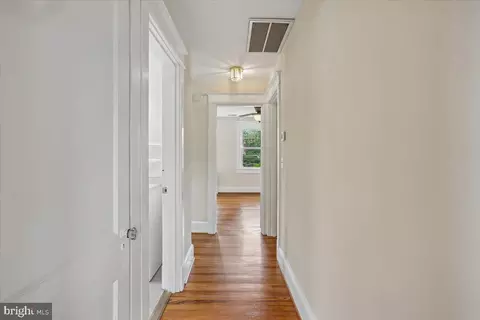 Entry Way - 9501 Colesville Rd, Silver Spring, MD 20901 photo 4 of 4