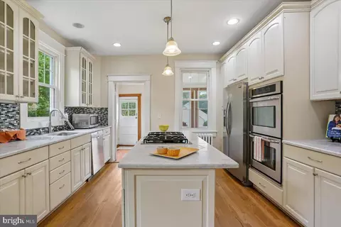 Kitchen - 9501 Colesville Rd, Silver Spring, MD 20901 photo 1 of 5