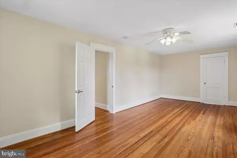 Bedroom - 9501 Colesville Rd, Silver Spring, MD 20901 photo 3 of 3