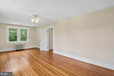 Bedroom - 9501 Colesville Rd, Silver Spring, MD 20901 photo 2 of 3