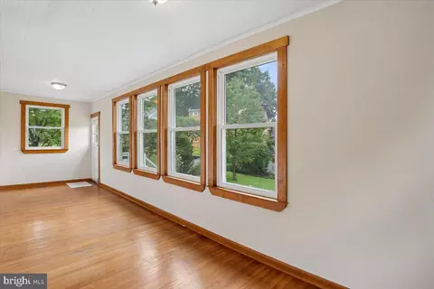 Entry Way - 9501 Colesville Rd, Silver Spring, MD 20901 photo 3 of 4