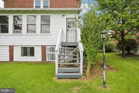 Exterior - 9501 Colesville Rd, Silver Spring, MD 20901 photo 13 of 16
