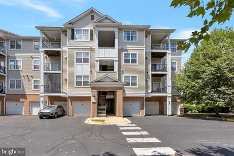 19608 Galway Bay Cir #303, Germantown, MD 20874